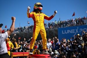 How Dixon's woes gave Palou an unlikely victory in the 2025 IndyCar opener